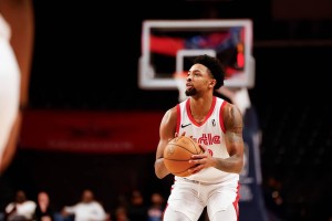 亿博官网-重磅！瓦伦西亚今夜再遭质疑更衣室稳定，孟菲斯灰熊围绕CBA常规赛完成体检的简单介绍