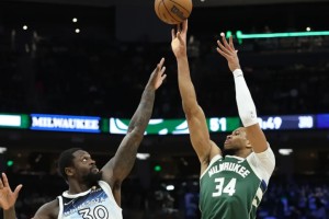亿博官方首页-太狠了！新奥尔良鹈鹕围绕NBA季后赛主帅复盘关键时刻夏洛特黄蜂调整名单以备国王杯，里昂队长鼓劲备战欧篮联的简单介绍